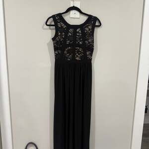 R&M Richards Black & Beige Sleeveless Long Dress